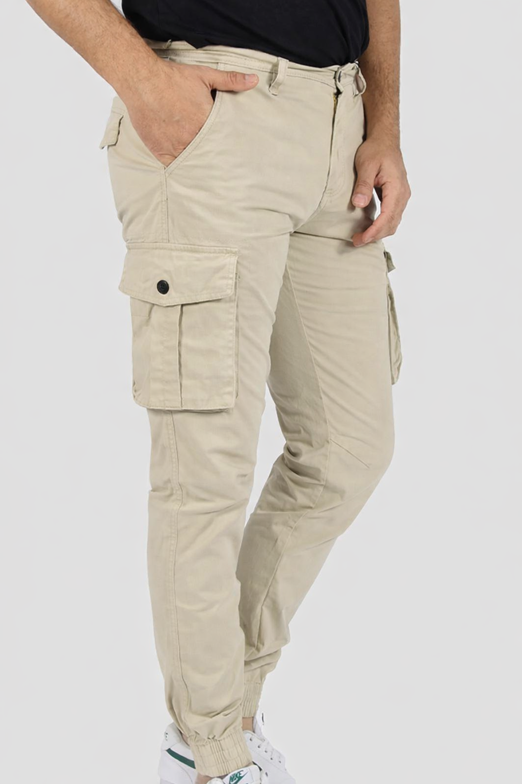 Pantalones con bolsillo y puños