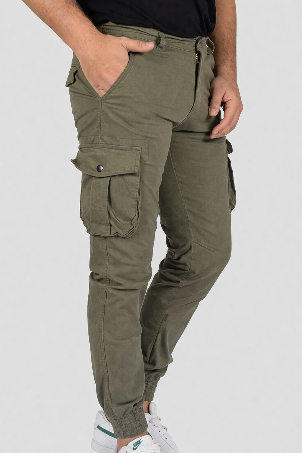 Pantalones con bolsillo y puños